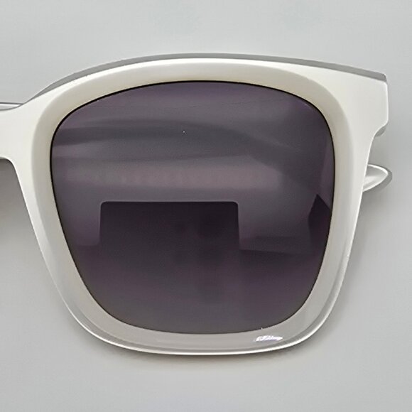 Diff Eyewear Meredith Snowbound Frame Grey Gradient Lens Sunglasses w/ Case 54mm main image 15